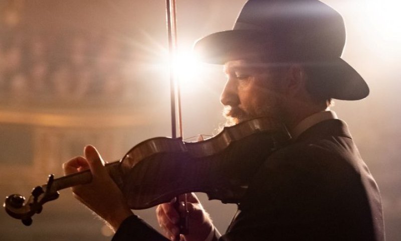 ביקורת סרטים: שיר השמות &bull; סרט חובה לכל יהודי