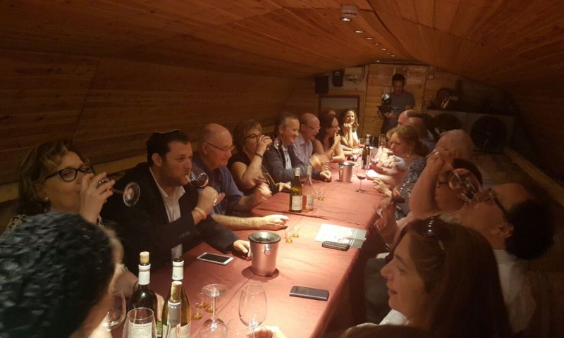 צפו: ראשי ערים מצרפת "מצפצפים" על החרם