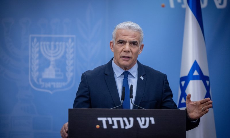 לפיד עונה לחשב הכללי באוצר: "לא העברתי כספים, שיפרסם הוכחות"