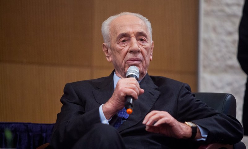 בלשכת פרס מכחישים את שמועות הווטסאפ לגביו