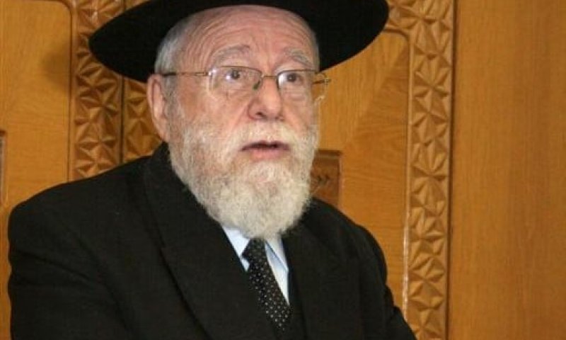 הרב ליאור: יש מצבים שבהם מותר לפנות קברים