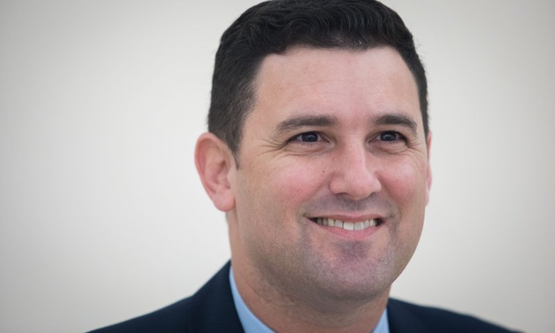 המשבר הבא: גינזבורג מגיש תיקון לחוק יסוד כבוד האדם