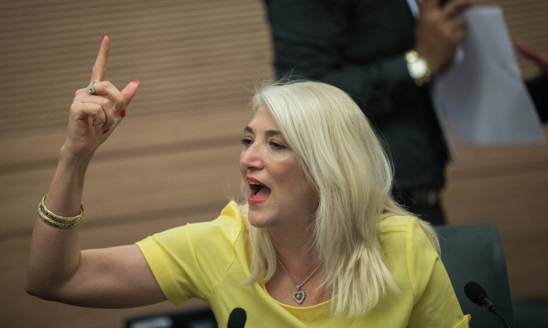 עימות סוער: "את לא תגידי לי שאני אומרת פייק ניוז!!"