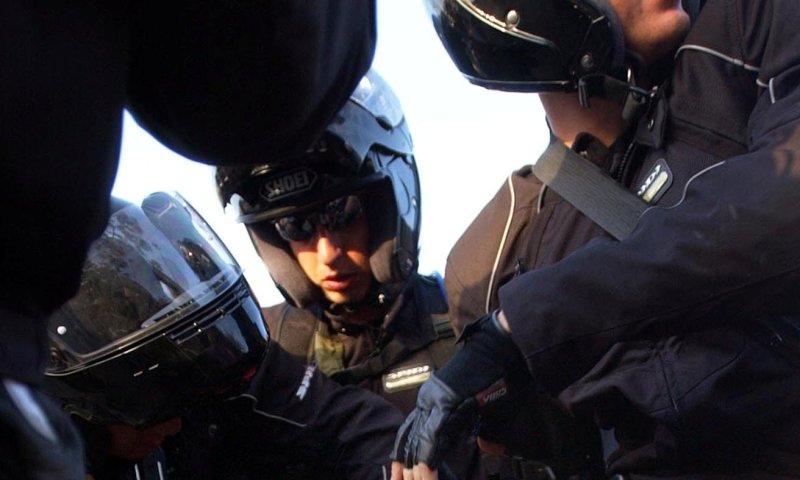 מעצר אלים: שוטרים היכו ועצרו את בעז אלברט מיצהר