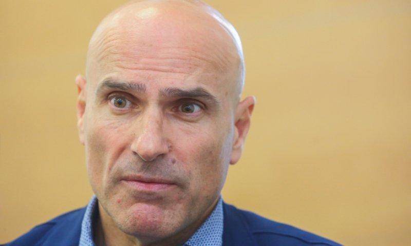 המשטרה הקליטה את נווה בניגוד לחוק, "פגיעה קשה"