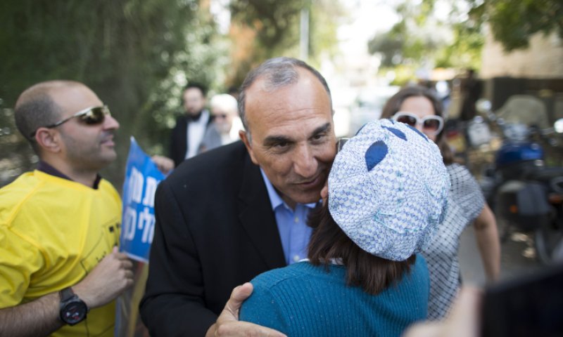 צפו בתיעוד: מערכת בחירות סוערת בבית-שמש