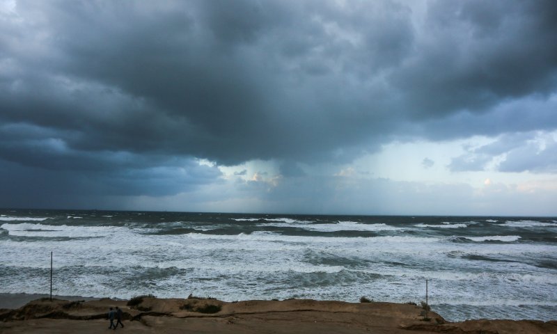 הסערה החלה: רוחות של 100 קמ"ש; מחר שלג