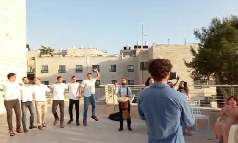 צפו: חברי החתן בצבא, המכיניסטים באו לשמח