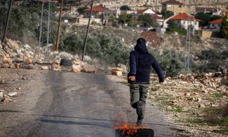 קצינה נפצעה בפניה לאחר שהותקפה בידי פלסטינית