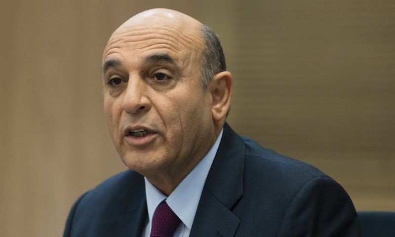 למרות החשש: מופז נחת בלונדון ולא נעצר