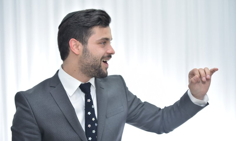 לאחר שחלה בקורונה: איציק דדיה בסינגל שמח לפסח