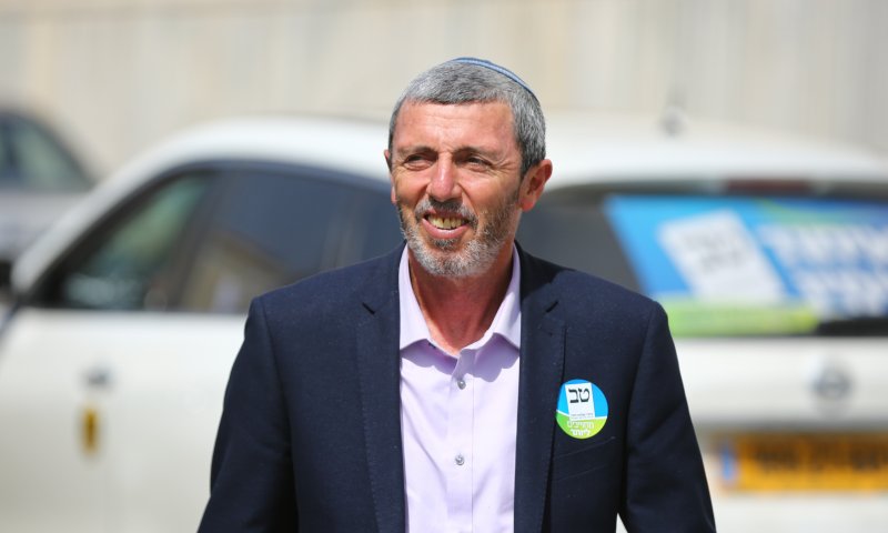 הרב פרץ התקשר לנחם את ראשי הימין החדש