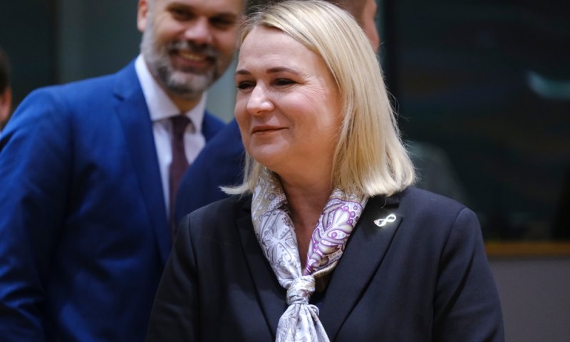 שרת ההגנה של צ'כיה: "קוראת לעזוב את האו"ם"