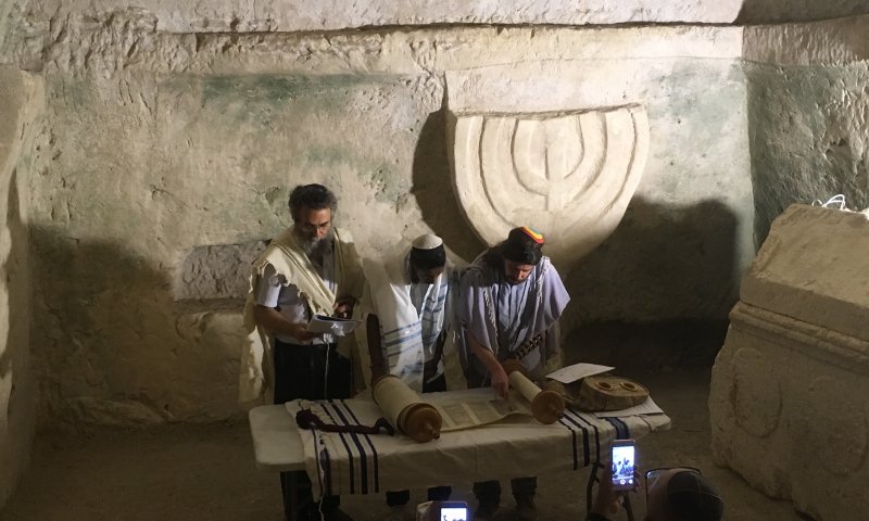 בר מצווה בנוף אחר: קבלת עול מצוות בקברי התנאים