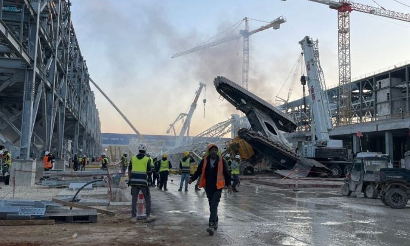 דרמה בקריית גת: מנוף בניה עצום התרסק &ndash; פצועים במקום