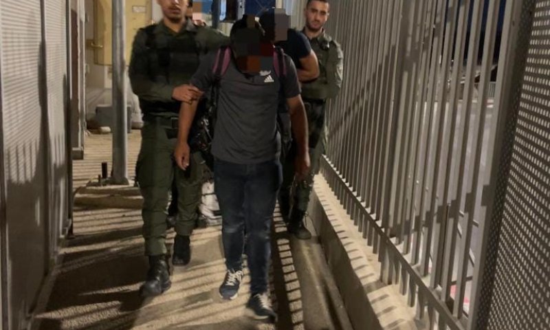 עם סכין מטבח: 3 פלסטינים נעצרו בגדר המערכת