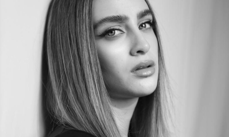 משנה כיוון: ואלרי חמאתי בדרך לתאטרון