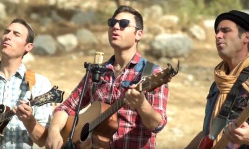 משנים מסלול: האחים סולומון בסינגל חדש על WAZE