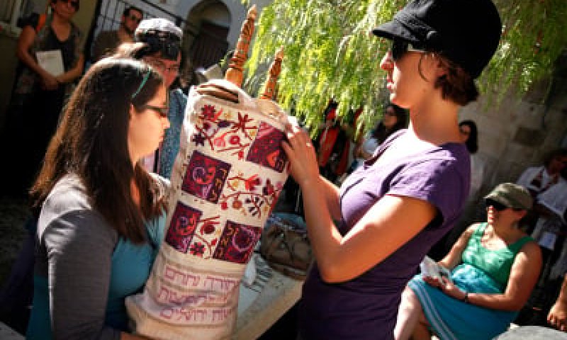 רב הכותל: אין ערך לתפילה שמחללת שם שמים