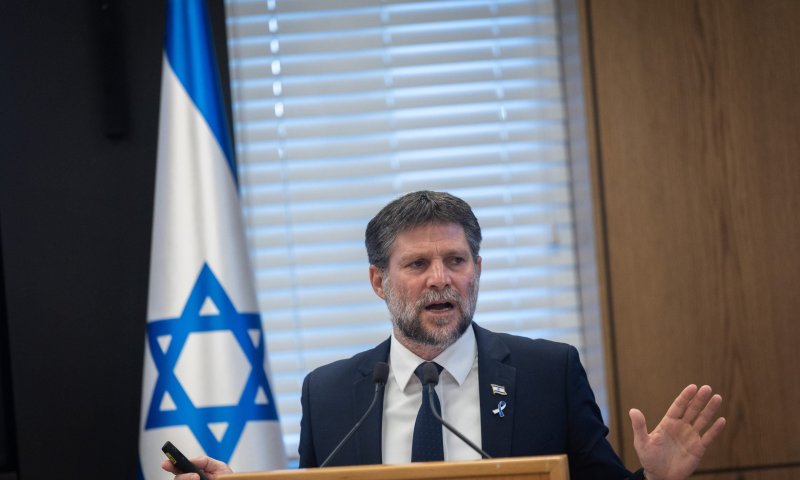 סמוטריץ' תוקף: "למה מה שמותר למטה המשפחות אסור לימין"