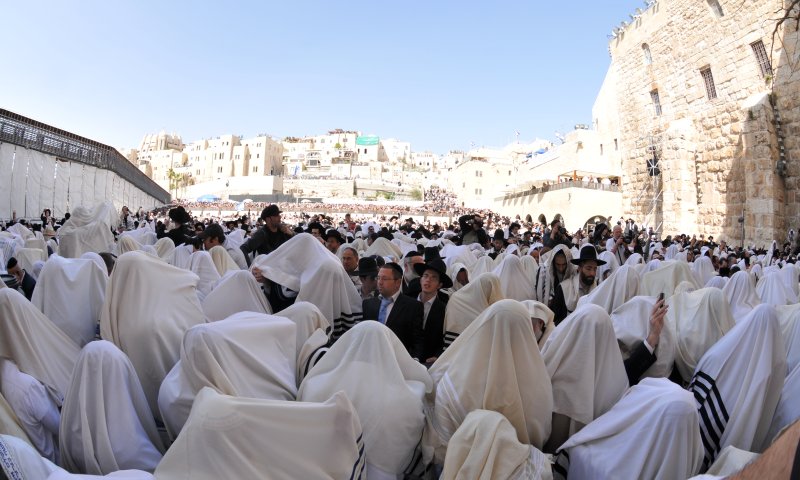 עלייה לרגל: כך חוגגים את סוכות בכותל המערבי