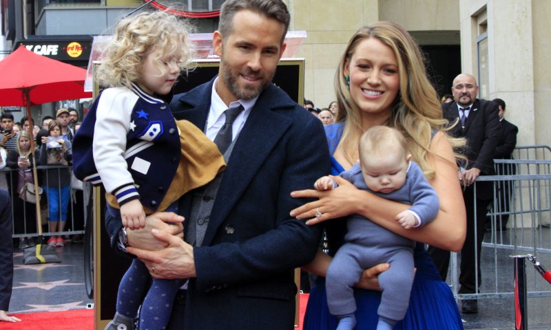 הצד שלו: השחקן משיב מלחמה לבני הזוג לייבלי וריינולדס