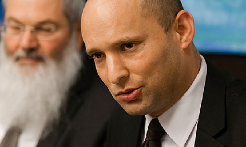 "מישהו כאן רוצה כל הזמן להתחנף"