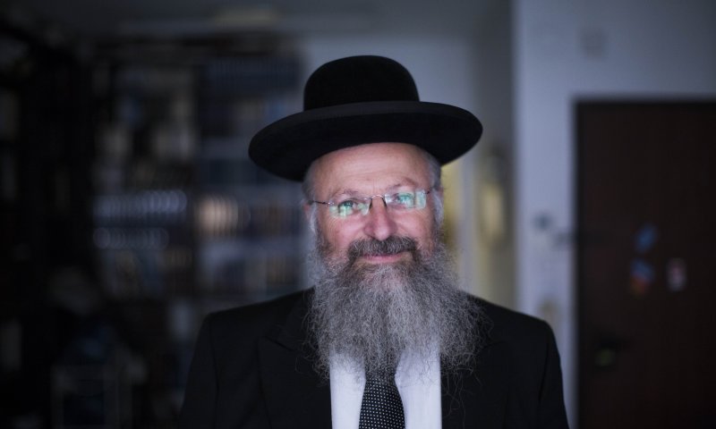 הרב אליהו: "רוצים להשליך אותנו לים"