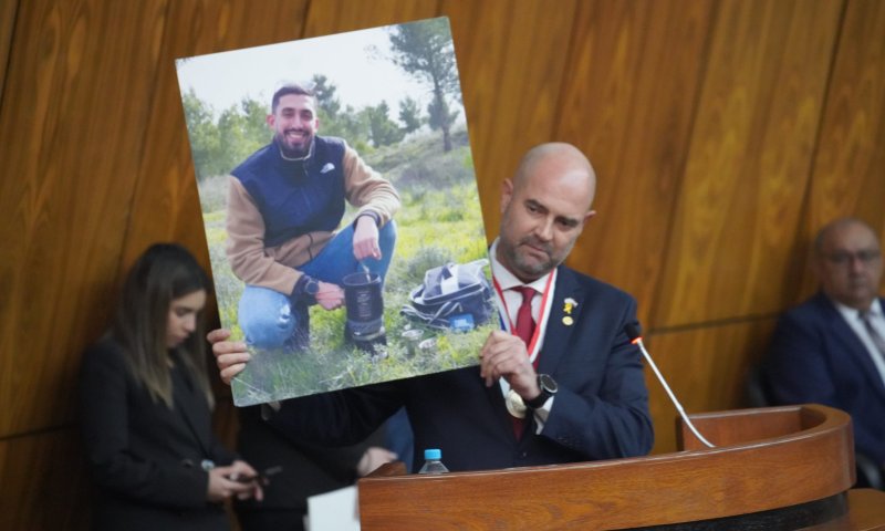 בפרלמנט הפרגוואי: אוחנה הציג את תמונת החטוף וזכה לתשואות