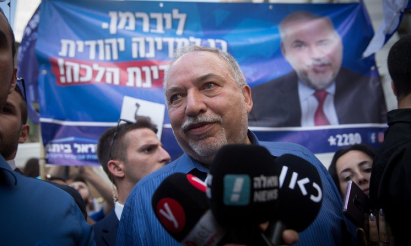 ליברמן מצהיר שיכפה ממשלה ליברלית רחבה