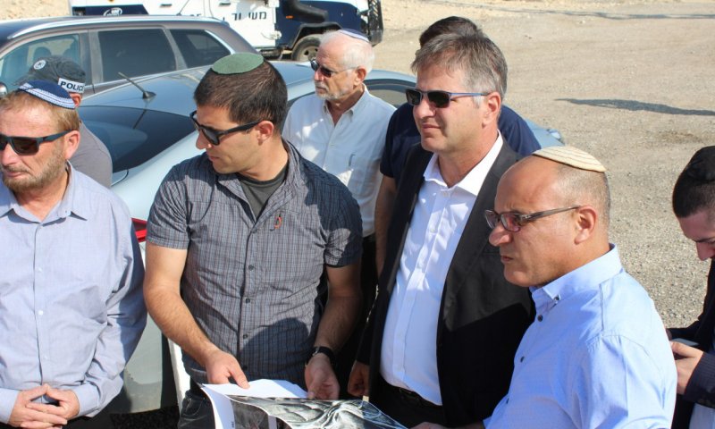 "ליברמן ונתניהו מספיק עם הדיבורים, זה הזמן לפנות"