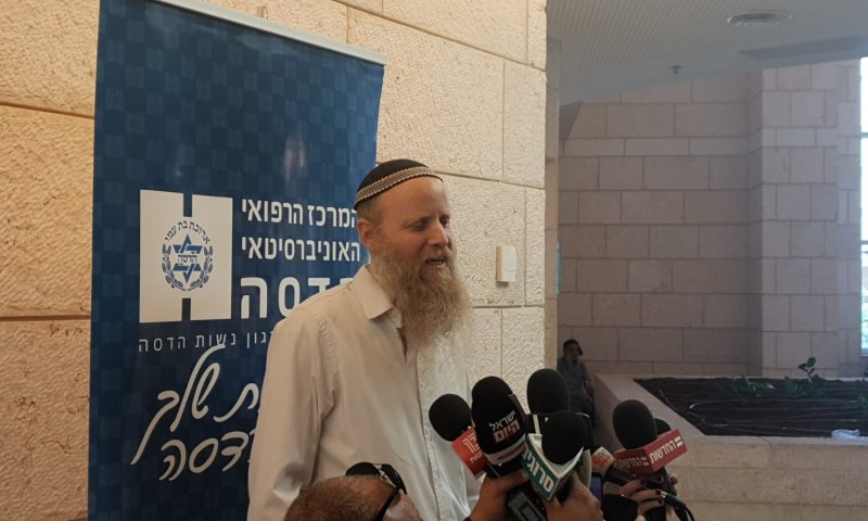 הרב שנרב ביציאה מביה"ח: "אין כמו עם ישראל"