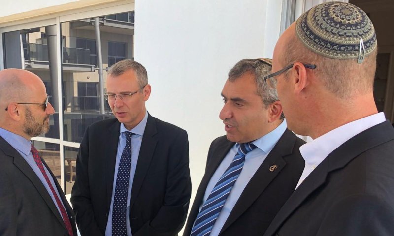 "פייק משא ומתן": פגישה שנייה של הליכוד וכחול לבן