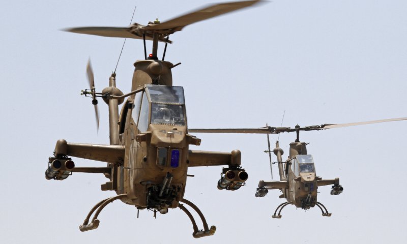 שני מסוקי קרב הוקפצו בעקבות מצנח רחיפה