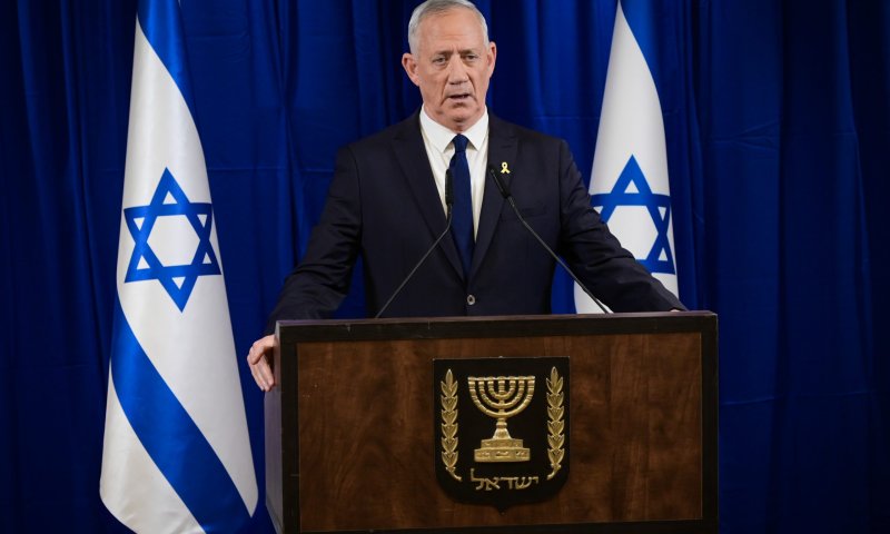 גנץ: "אם השב"כ ישקע בבוץ פוליטי, כולנו&nbsp;בסכנה"