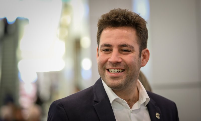 האיש שהביס את אלקין מצטרף אליו לרשימה