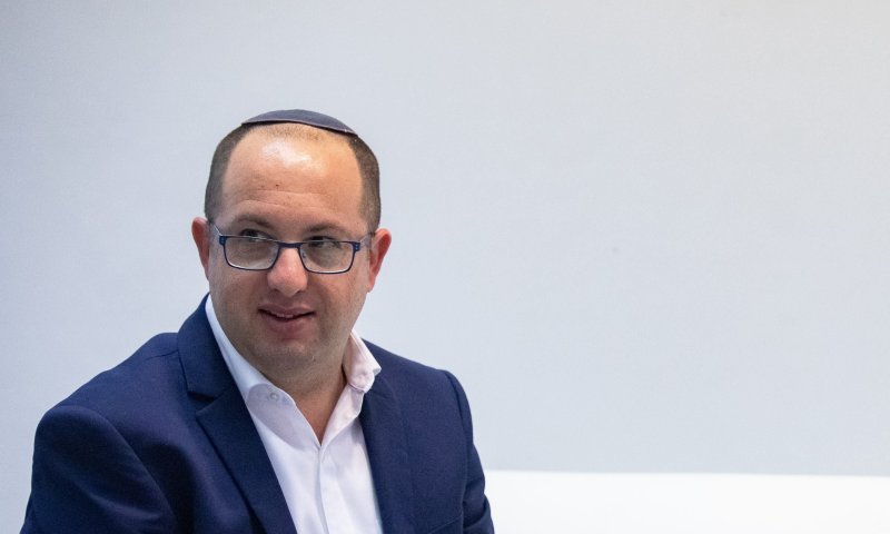 צביקה קליין תוקף: באיזה מדינה דמוקרטית לא מחזירים טלפון?