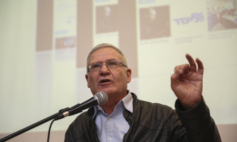 "הקש בגג? לא מודיעים לאויב שיתפנה ממפקדותיו"