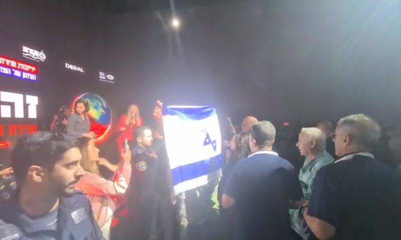 צפו: מפגינים פוצצו ראיון בהשתתפו השרה סילמן