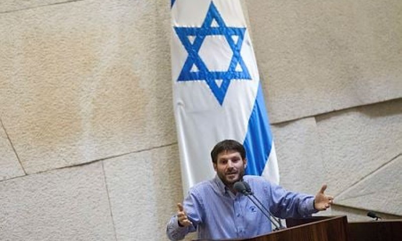 סמוטריץ' יוצא להגנת נתניהו: "הוא נרדף"