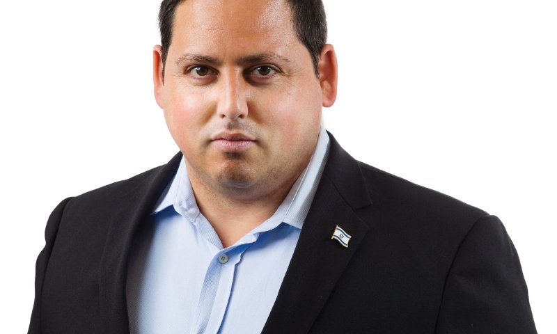 יו"ר האופוזיציה הסרוג יתמודד לראשות העיר