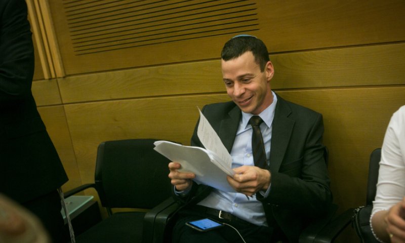 עמית סגל: הציוצים הוסרו אך אגיש תביעת לשון הרע