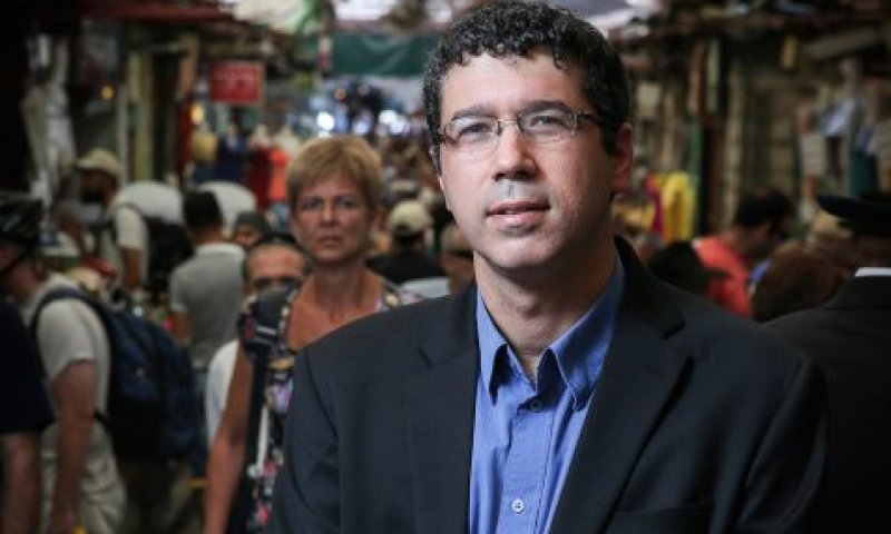 "בפוליטיקה הפכתי להיות חילוני בין דתיים"