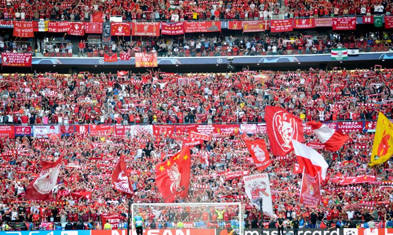 חשד לפיגוע דריסה בבריטניה: רכב פגע באוהדי ליברפול בזמן שחגגו