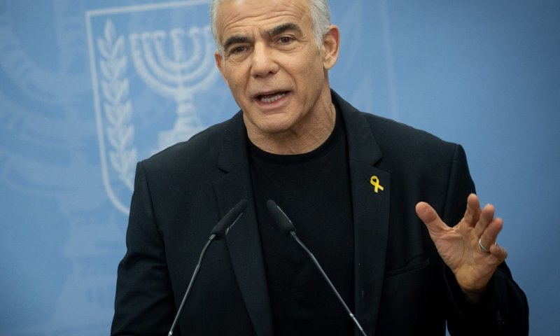 לפיד על הפרשייה בלשכת רה"מ: אם נתניהו לא ידע, מה הוא כן יודע