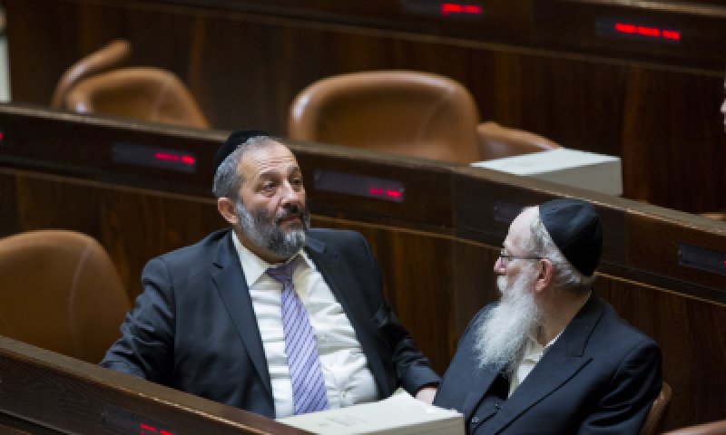 גוש חרדי חוסם נגד מתן תיק הדתות לבית היהודי