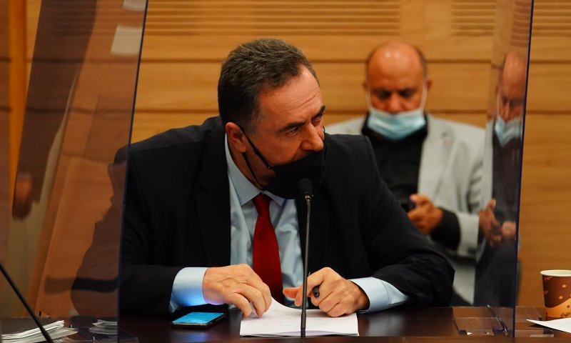 עימות סוער בקבינט: "לא מתווכח איתך, את פקידה"