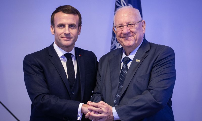 ריבלין למקרון: "לשלוח מסר שאין סלחנות לאנטישמיות"