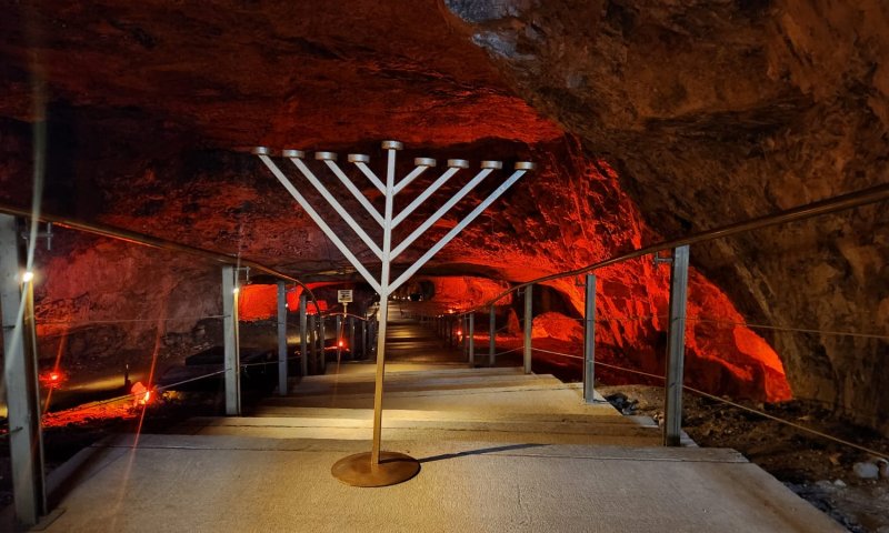 באנו חושך לגרש: חנוכה משפחתי מרגש בירושלים