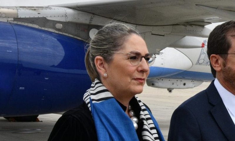 ביקור מדיני נוסף: הרצוג יצא לצרפת בשבוע הבא